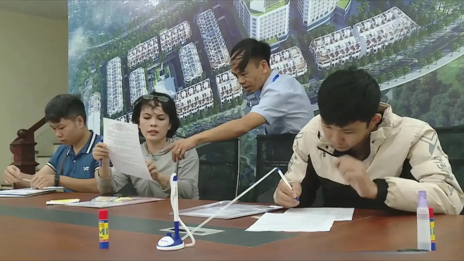 Người dân 'dễ thở' hơn khi nộp hồ sơ NƠXH